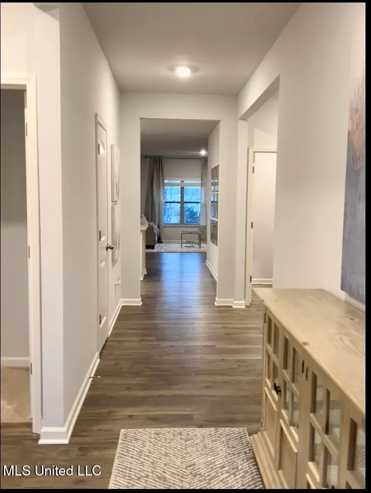 61 S Thorn Tree Street, Byhalia, MS 38611 - #2