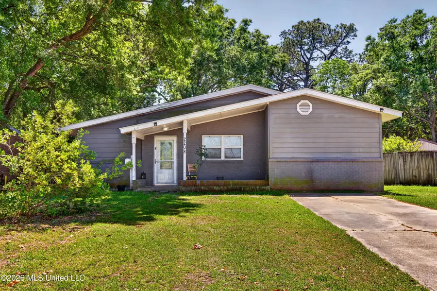 2208 Kingsberry Avenue, Pascagoula, MS 39567 - #2