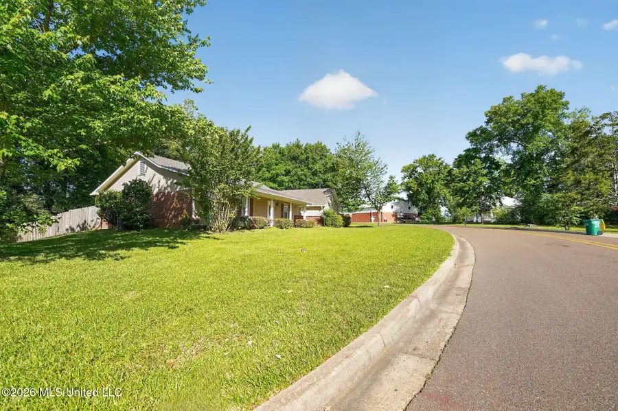 147 Sunnycrest Drive, Ridgeland, MS 39157 - #2