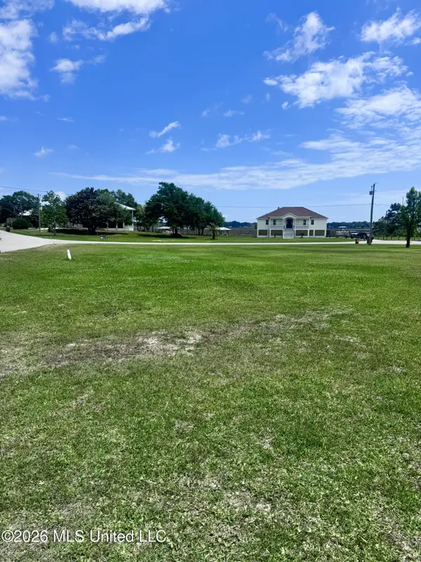 11066 River Vue Circle, Biloxi, MS 39532