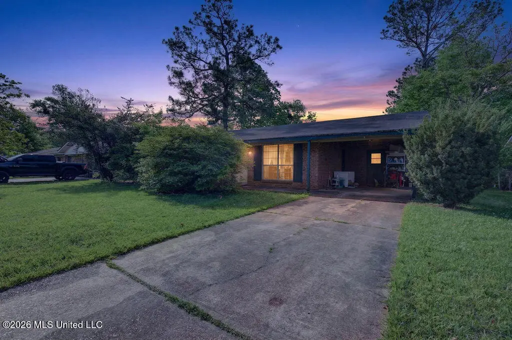 2702 E Angela Circle, Gulfport, MS 39503 - #1