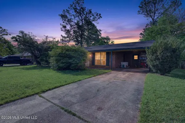 2702 E Angela Circle, Gulfport, MS 39503