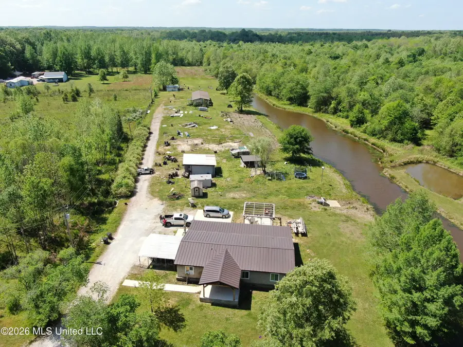 951 S Mount Zion Road, Byhalia, MS 38611 - #3