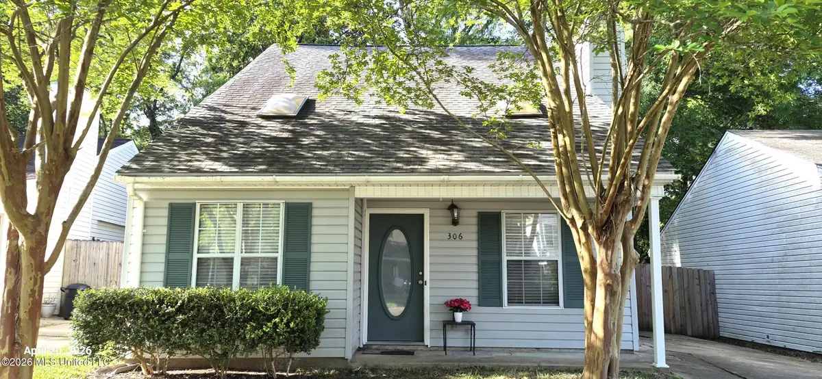 306 N Grove Circle, Brandon, MS 39047 - #1