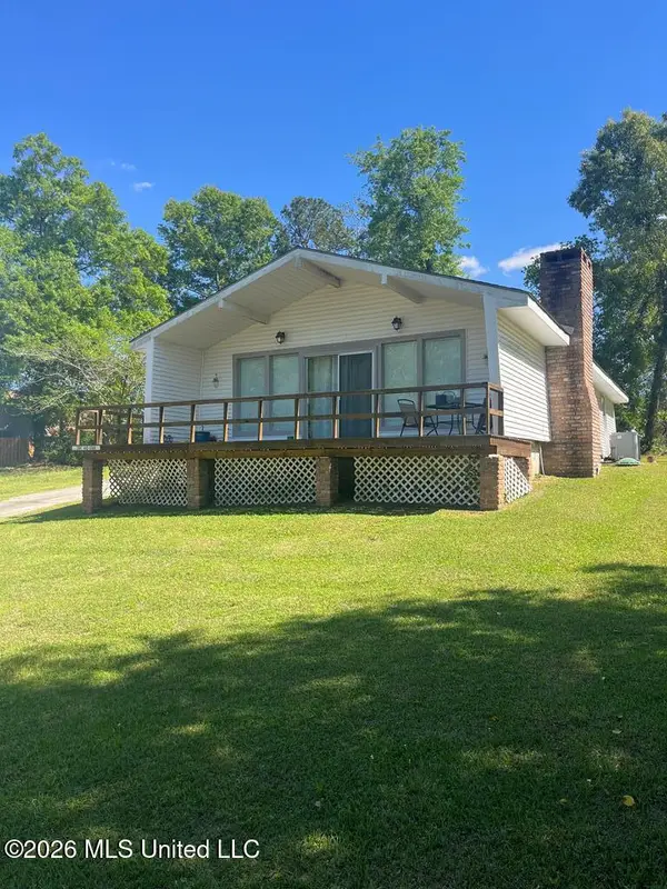 1129 E Lakeshore Drive, Carriere, MS 39426