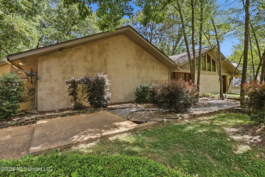 4774 Crestwood Drive, Jackson, MS 39211 - #2