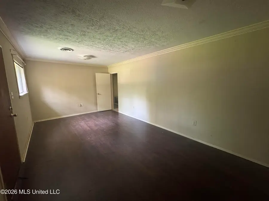 3236 Woodview Drive, Jackson, MS 39212 - #2