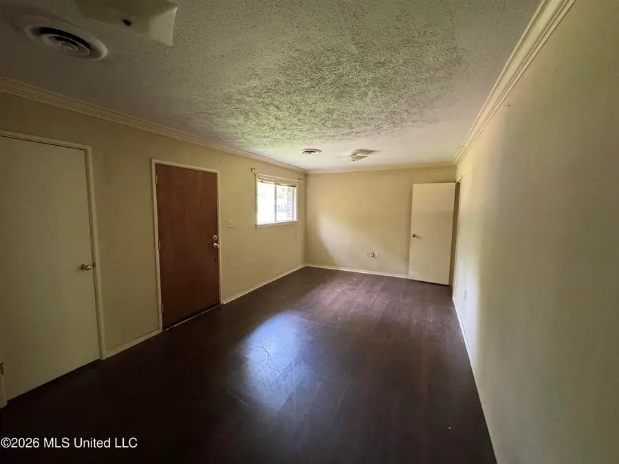 3236 Woodview Drive, Jackson, MS 39212 - #3