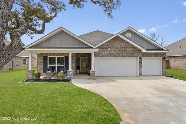 5297 South Street, Ocean Springs, MS 39564