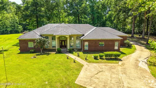 135 Cherry Bark Lane, Natchez, MS 39120