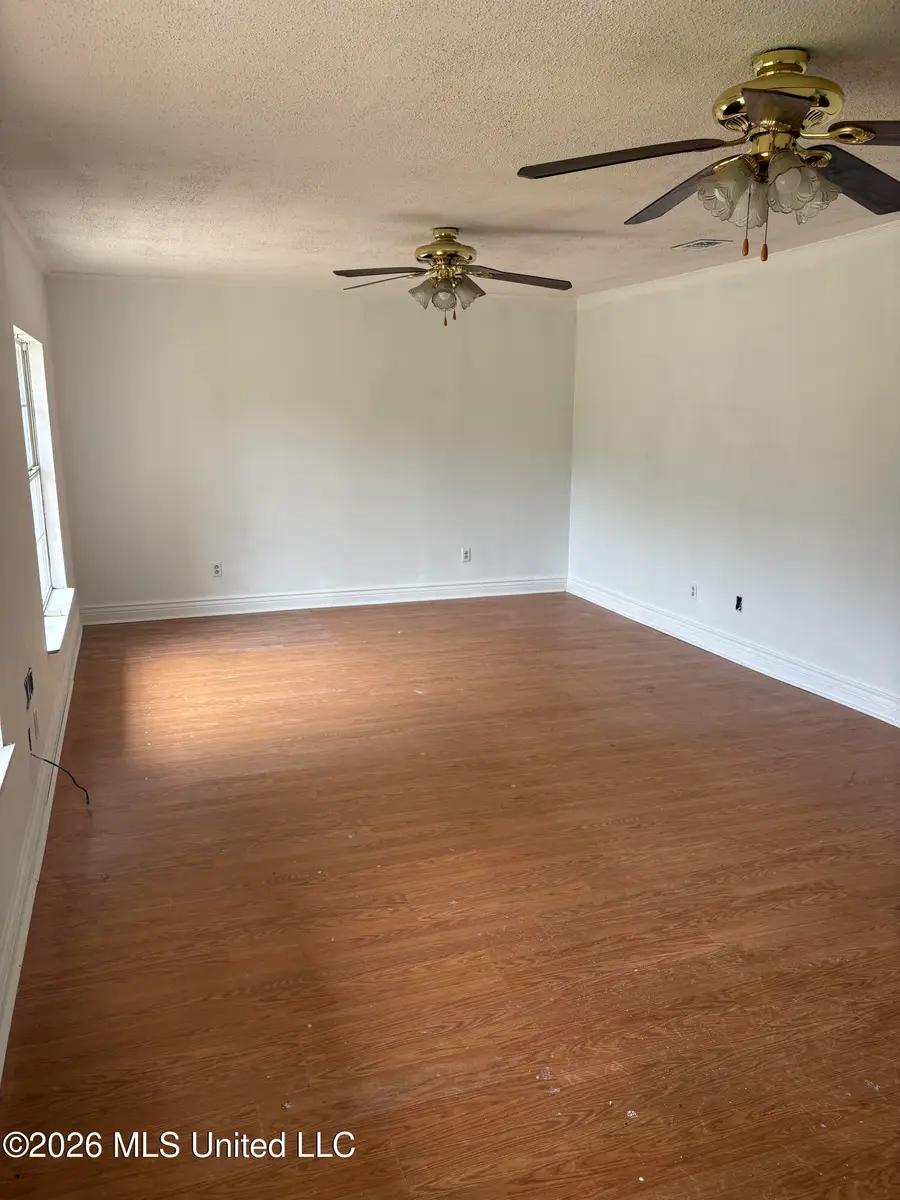 4305 Knowles Avenue, Moss Point, MS 39562 - #3