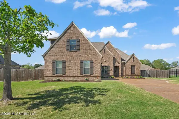 8830 S Courtly Circle, Olive Branch, MS 38654