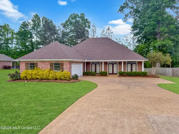423 Old Town Circle, Brandon, MS 39042