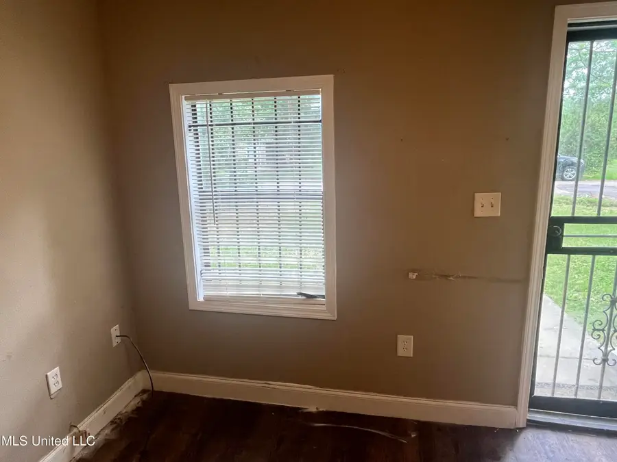 215 Vandergriff Street, Jackson, MS 39209 - #2