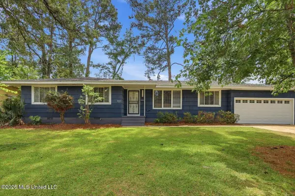 1055 Parkwood Place, Jackson, MS 39206