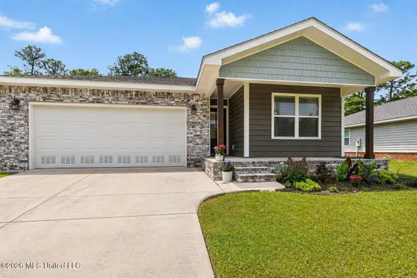 1129 Pine Street, Ocean Springs, MS 39564