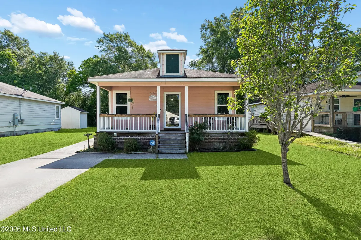 413 S Haugh Avenue, Picayune, MS 39466 - #1