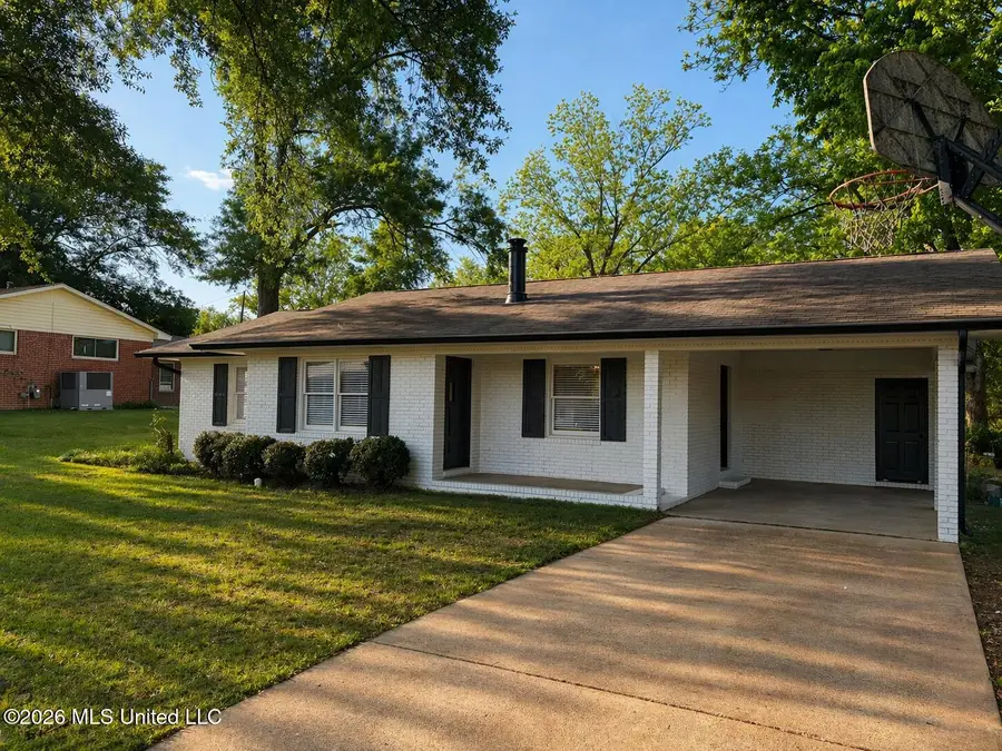 690 Cox Avenue, Holly Springs, MS 38635 - #2