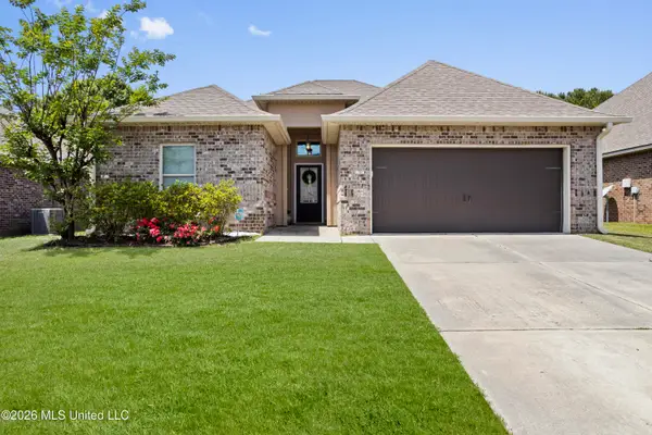 892 Reunion Pl Circle, Biloxi, MS 39532