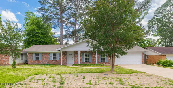 1117 Plantation Boulevard, Jackson, MS 39211