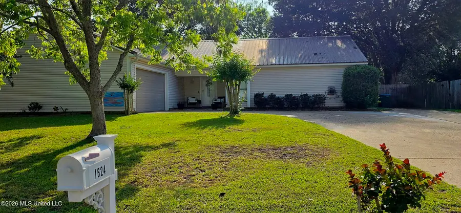1624 Heidenheim Street, Pascagoula, MS 39581 - #3