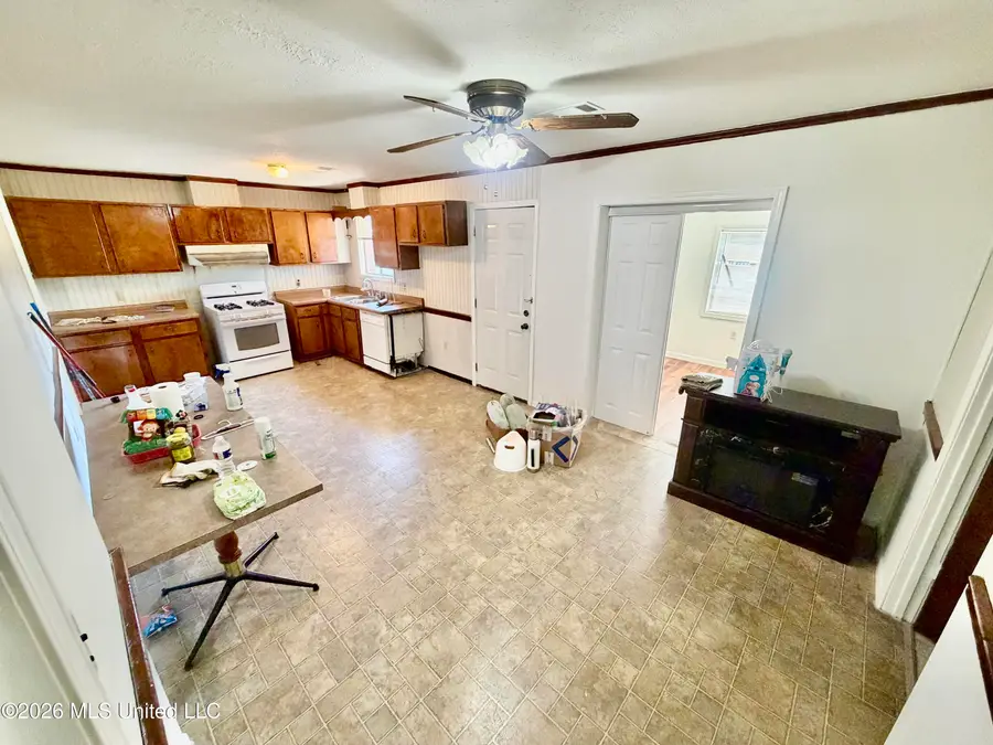 216 W Lee Drive, Clarksdale, MS 38614 - #3