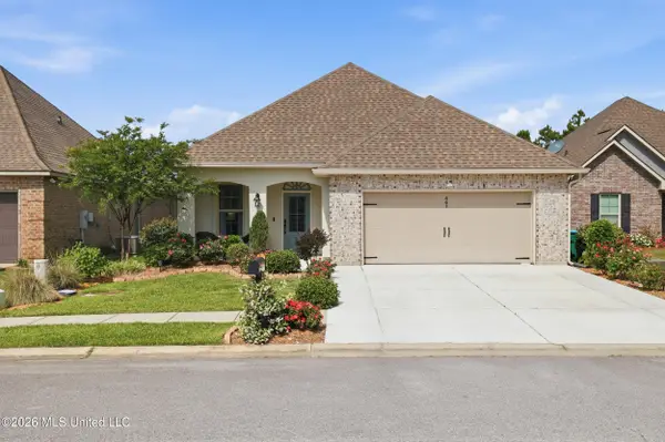 461 Palm Breeze Drive, Ocean Springs, MS 39564