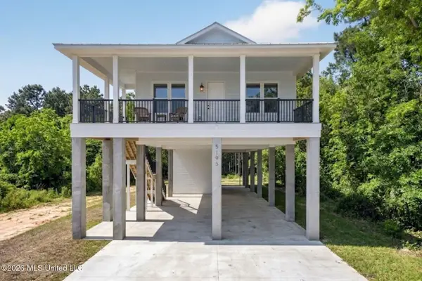 5195 Pointset Avenue, Bay Saint Louis, MS 39520