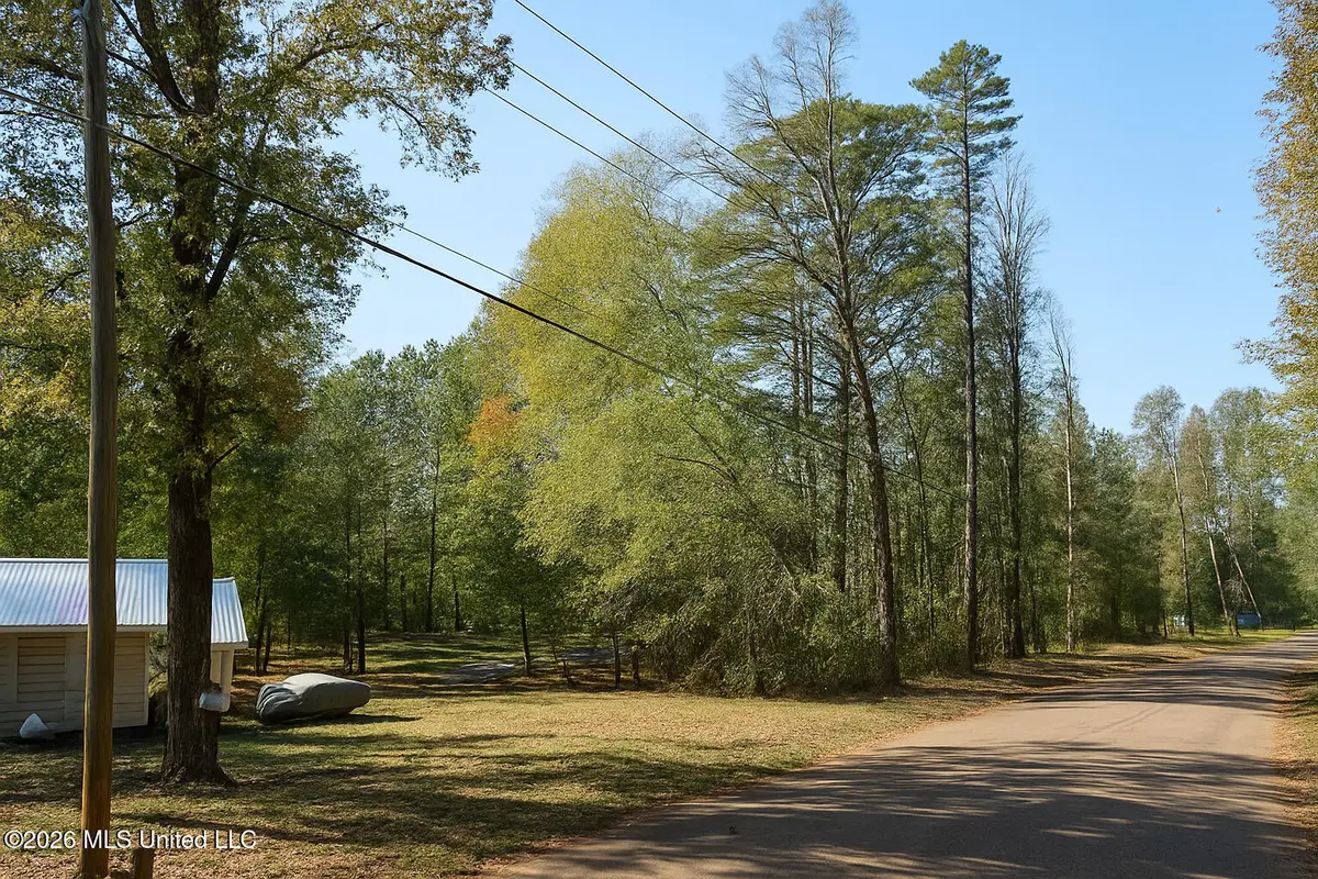 8 Holiday Road, Brandon, MS 39042 - #1