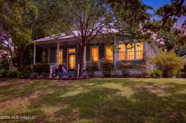 316 Jackson Avenue, Ocean Springs, MS 39564