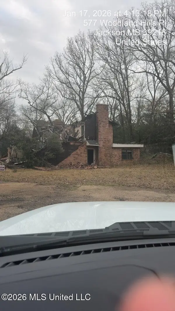 591 Woodland Hills Place, Jackson, MS 39216