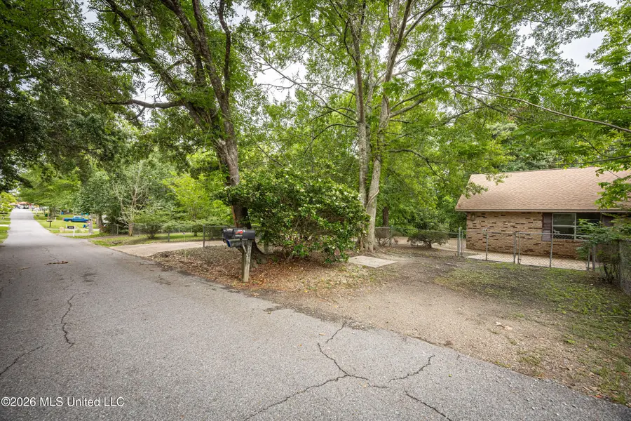 13317 Greenacres Drive, Ocean Springs, MS 39564 - #2