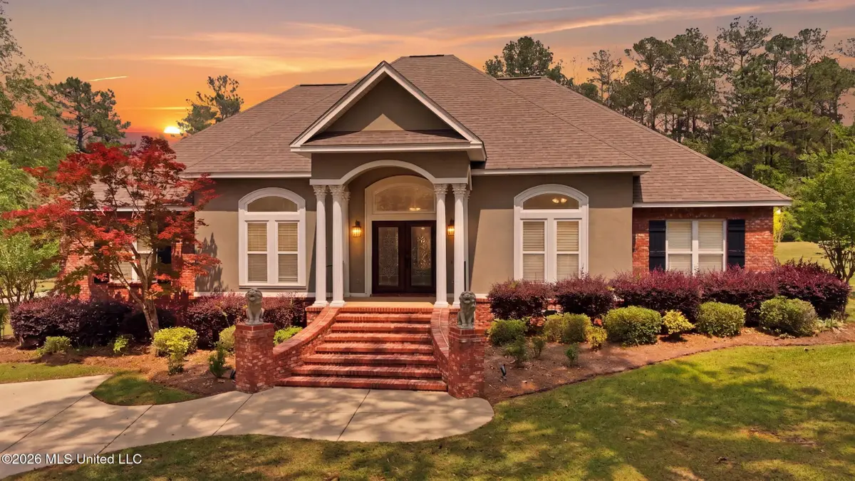 28 W Lake Road, Hattiesburg, MS 39402 - #1