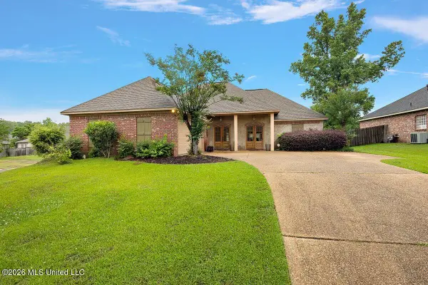 454 Pinebrook Circle, Brandon, MS 39047