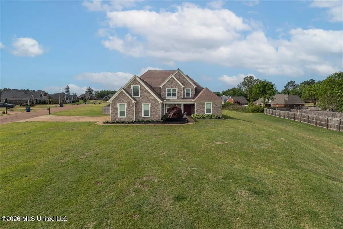 5345 E Pointe Drive, Southaven, MS 38672 - #1