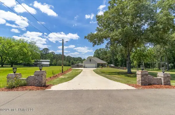 607 Brooks Avenue, Pelahatchie, MS 39145