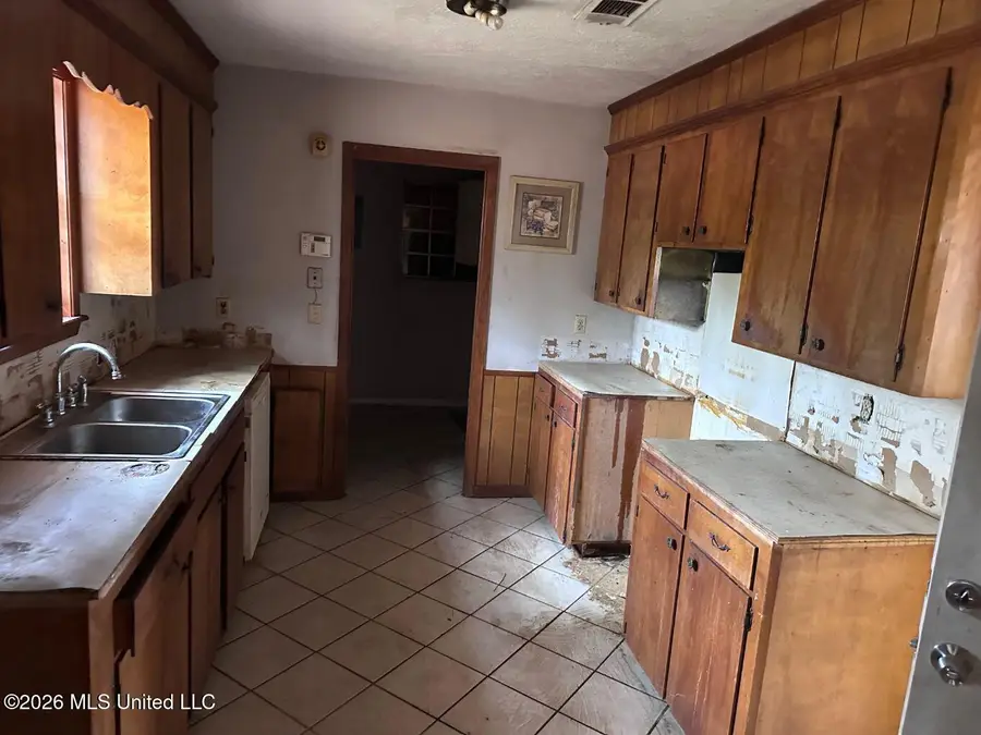 4757 Old Lake Road, Jackson, MS 39212 - #2