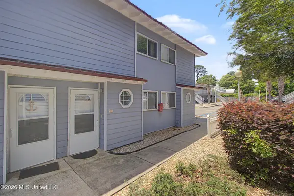 1664 Beach Boulevard, Biloxi, MS 39531