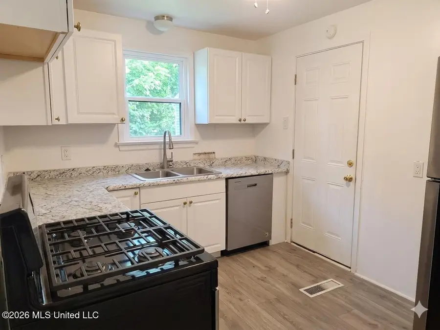 1215 Lawnview Place, Jackson, MS 39203 - #3