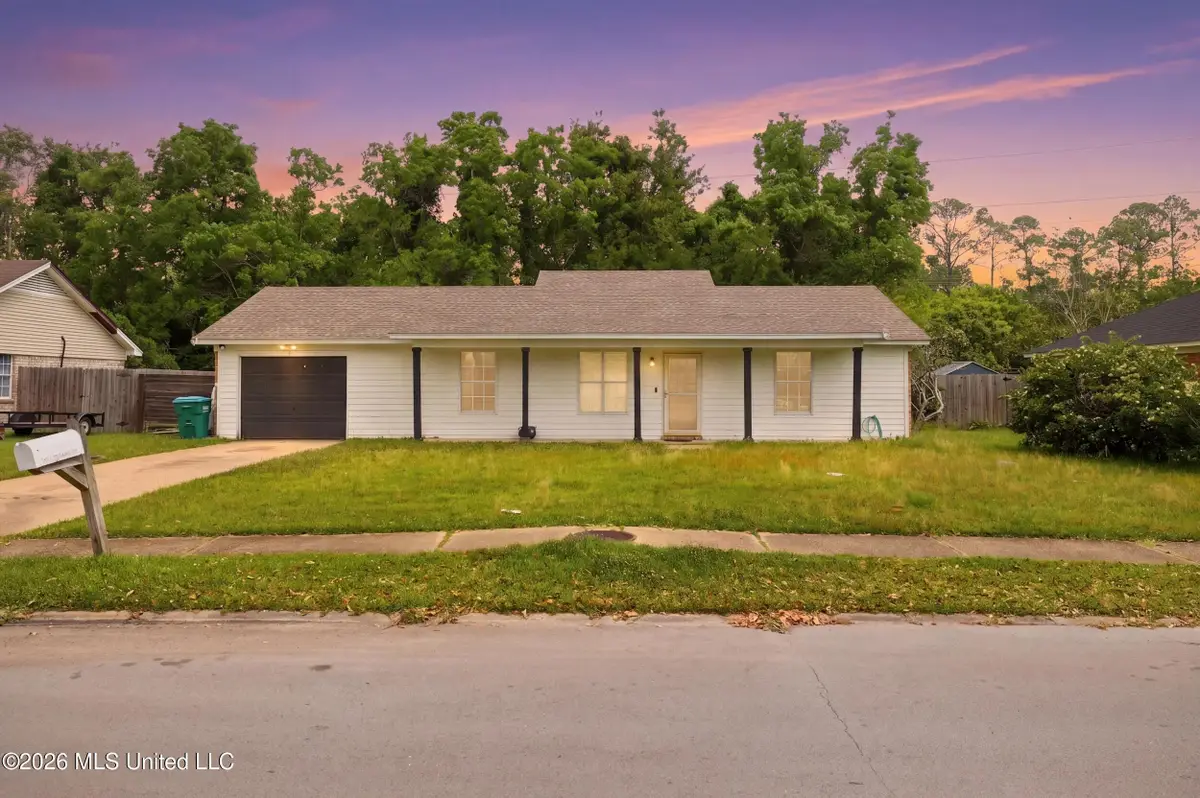 3905 Yosemite Drive, Ocean Springs, MS 39564 - #1
