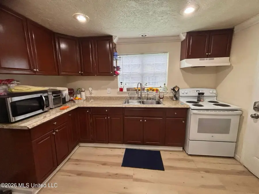 1119 E Canal Street, Picayune, MS 39466 - #3