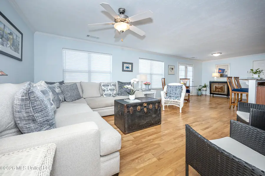 2421 Beachview Drive, Ocean Springs, MS 39564 - #3