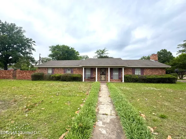1305 W 2nd Street, Clarksdale, MS 38614