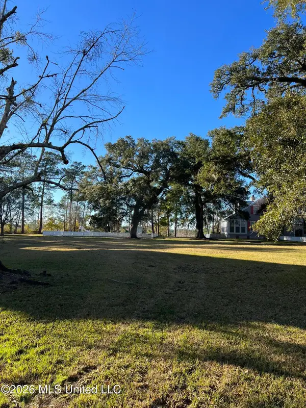 25 Devils Elbow, Diamondhead, MS 39525