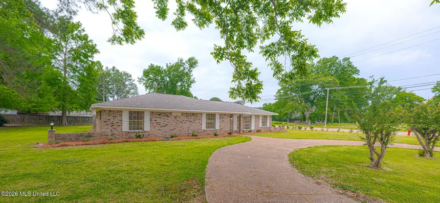 1206 Sunset Drive, Canton, MS 39046 - #2
