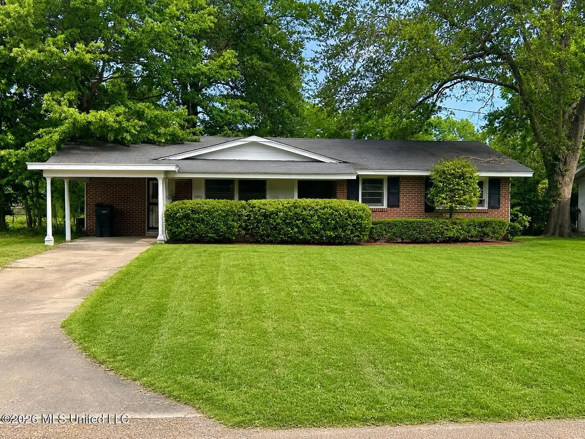 1106 W President Avenue, Greenwood, MS 38930 - #1