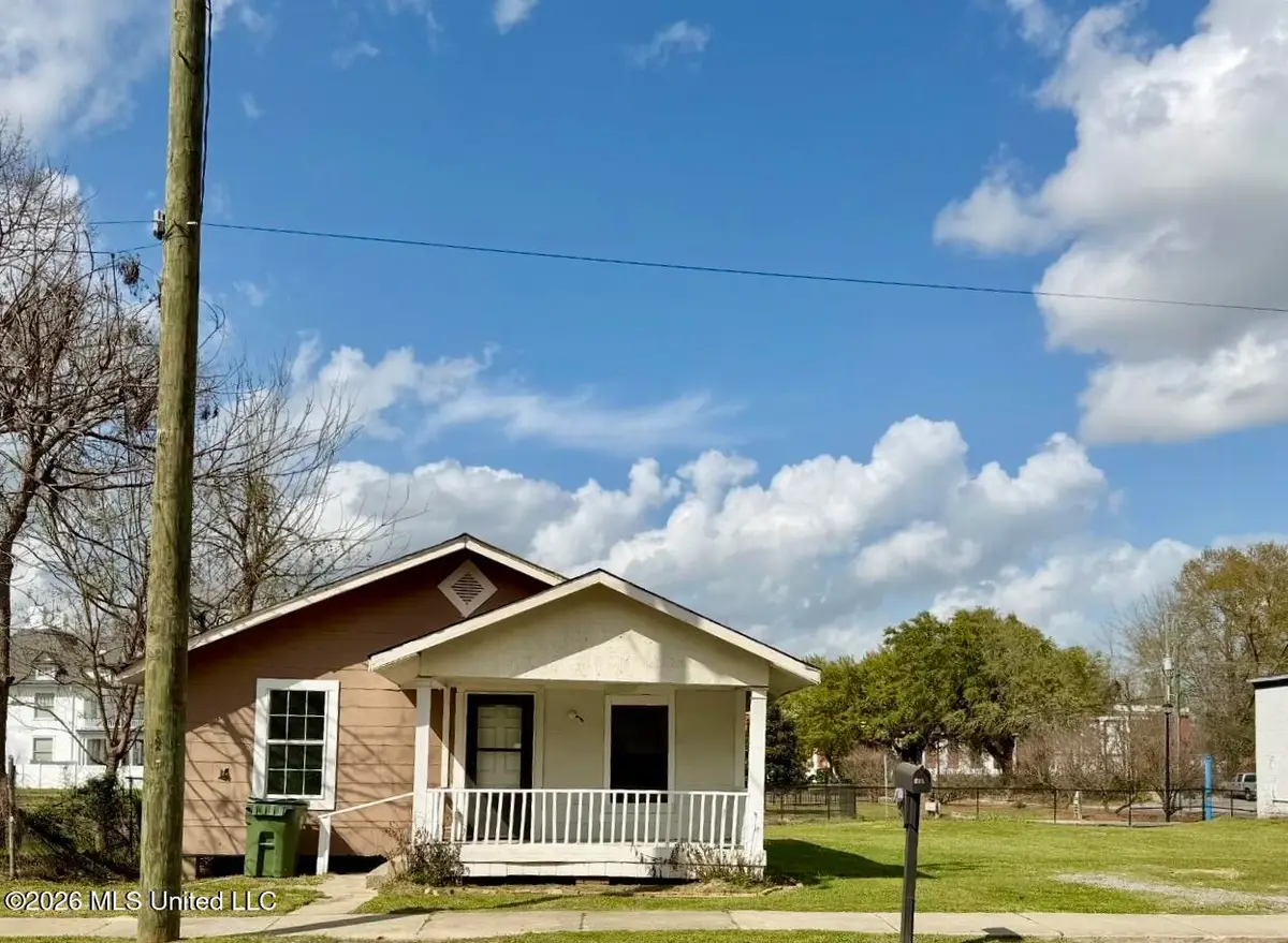 115 W 4th Street, Hattiesburg, MS 39401 - #1