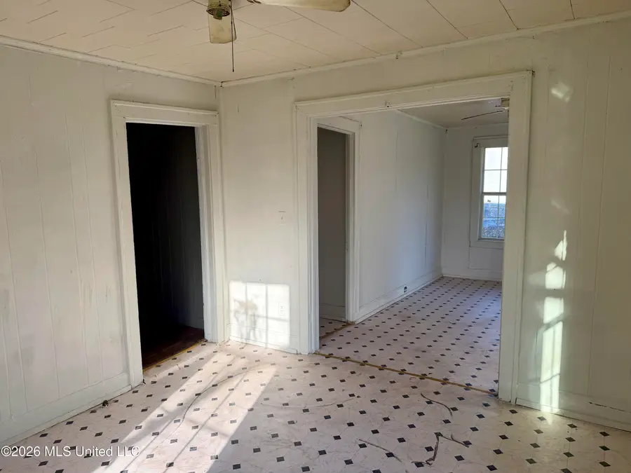 115 W 4th Street, Hattiesburg, MS 39401 - #2