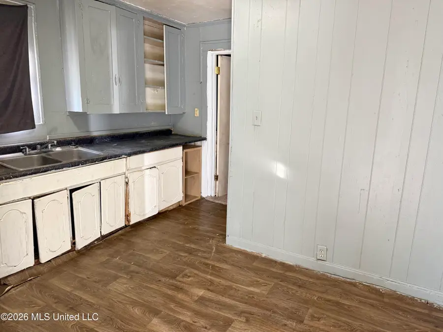 115 W 4th Street, Hattiesburg, MS 39401 - #3
