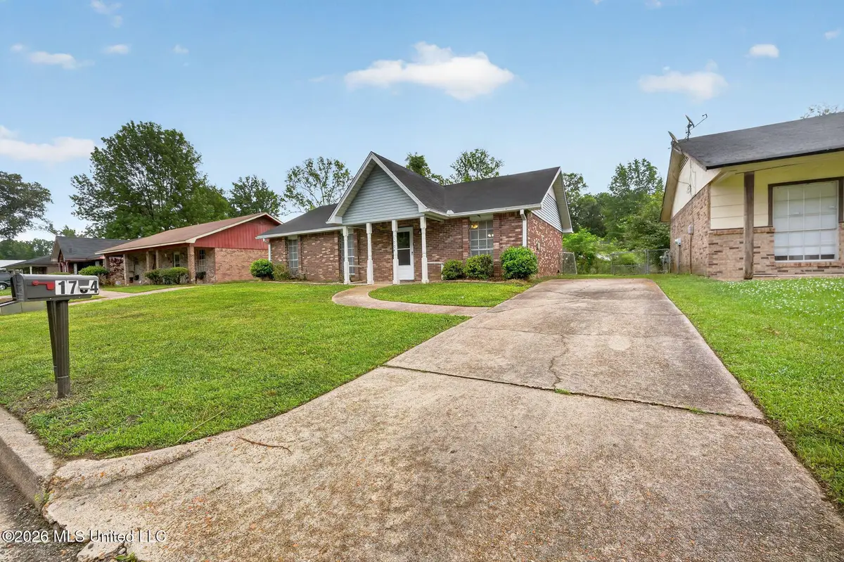 1704 Brookhollow Circle, Jackson, MS 39212 - #1